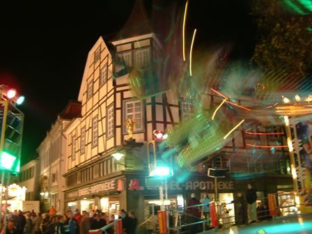 Stadtführung in Soest Der Marktplatz zur Soester Allerheiligenkirmes ©Werner Tigges