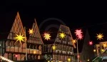 Wilder Mann mit Nachbarn in Soest zum Weihnachtsmarkt ©Werner Tigges