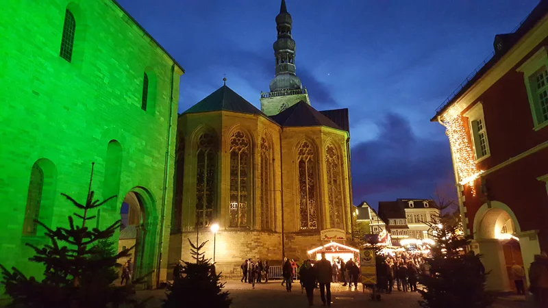 Dom Rathaus und Petrikirche zum Soester Weihnachtsmarkt 2015 ©Werner Tigges