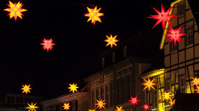 Soester Weihnachtsmarkt - Sternenhimmel am Marktplatz in Soest - für stadtfuehrung-soest.de ©W. Tigges