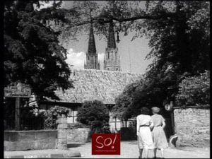 Soest in den 1950 er Jahren. Zwei Damen auf dem Weg zur Gaststätte Osterkamp