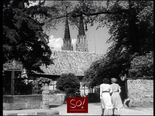 Soest in den 1950 er Jahren. Zwei Damen auf dem Weg zur Gaststätte Osterkamp